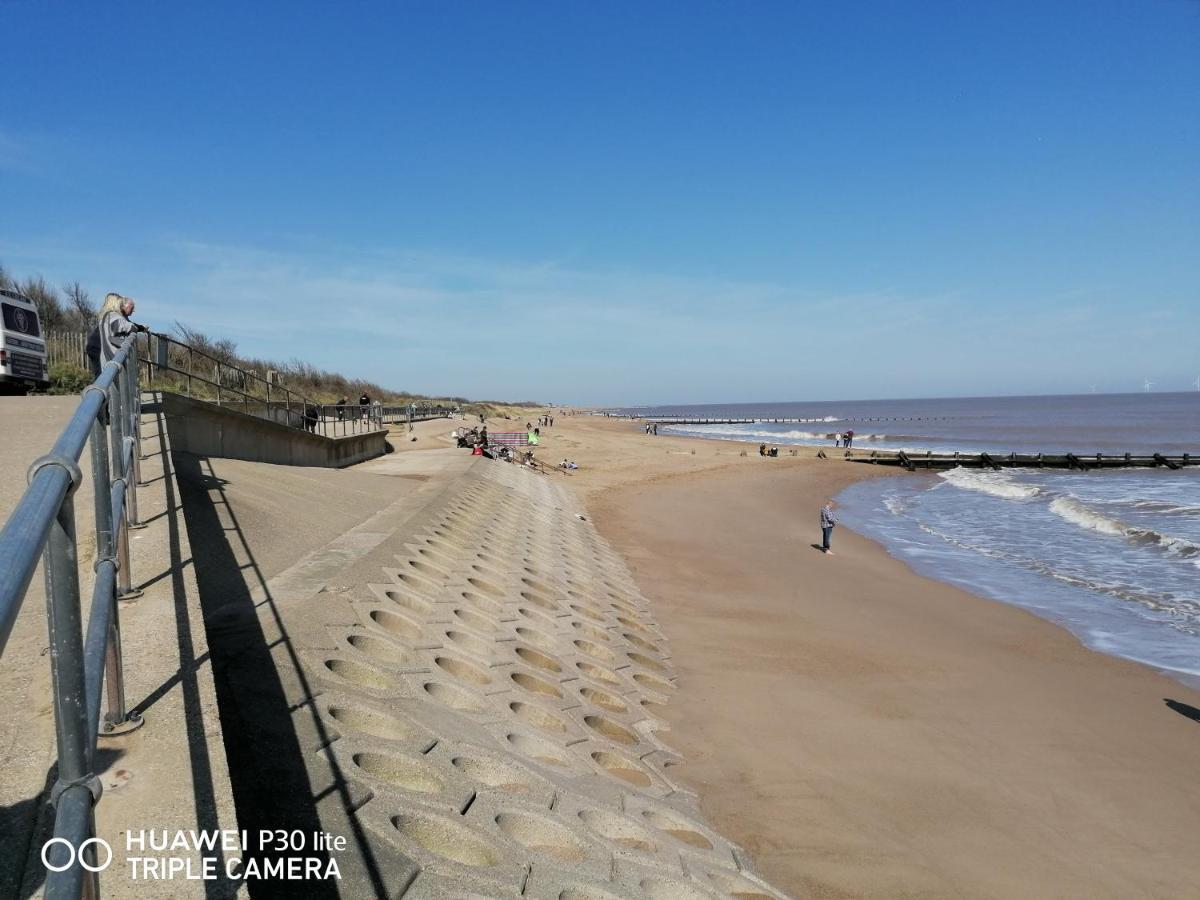 Roman Bank With Spa Bath, Terrace And Mermaid'S Teepee Skegness Exteriör bild